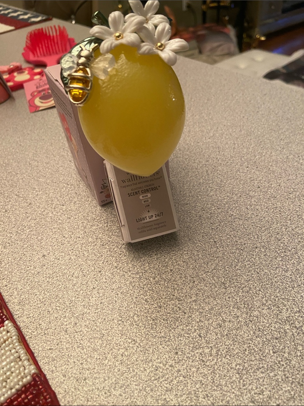 Bath & Body Works Lemon Flower Wallflower Plug-In Fragrance